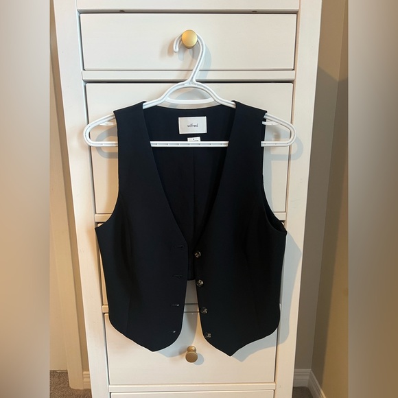 Aritzia Pacino Vest Crepette - Picture 2 of 3